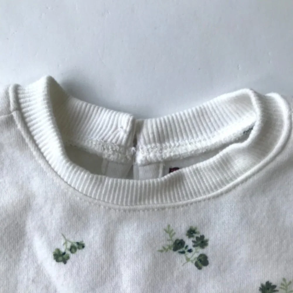 7 For All Mankind Sweatshirt Top Baby 12M Month White Floral Button Keyh…